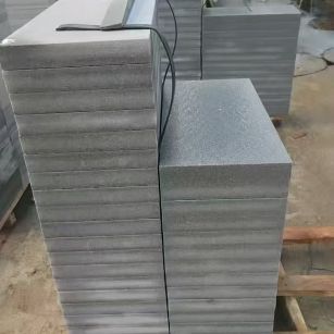 清远 芝麻灰火烧面300*600*50地铺石材