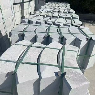 清远 芝麻灰弧形路沿石