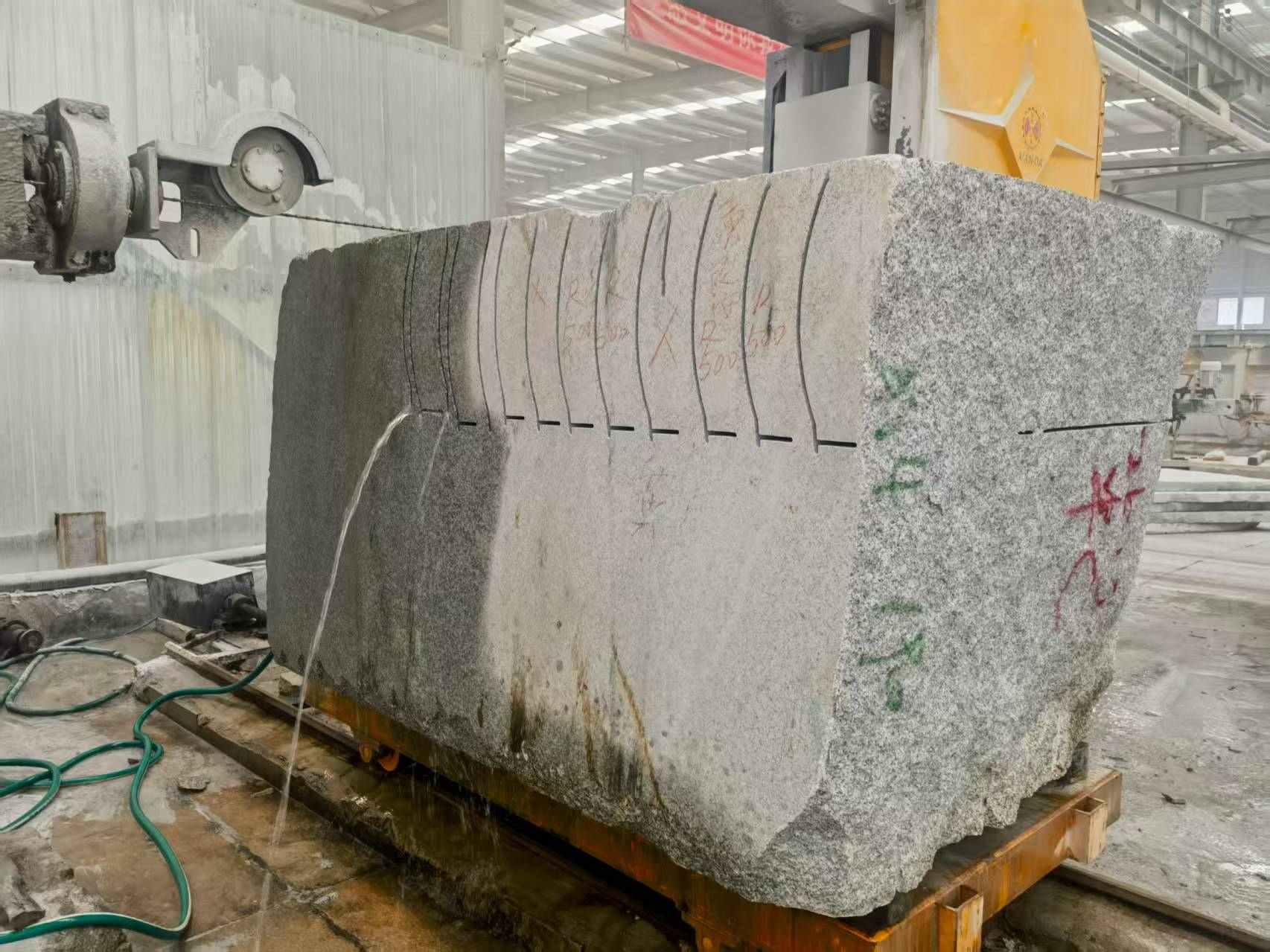 清远 602，大花芙蓉白，绳锯加工弧形路沿石