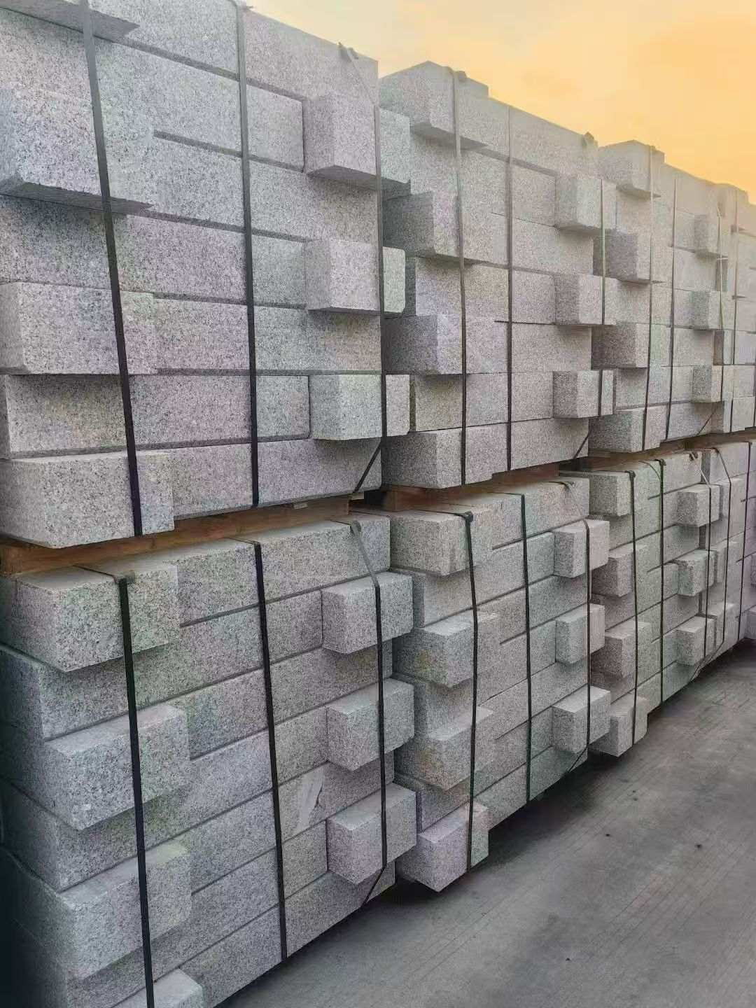 清远 芝麻白路沿石