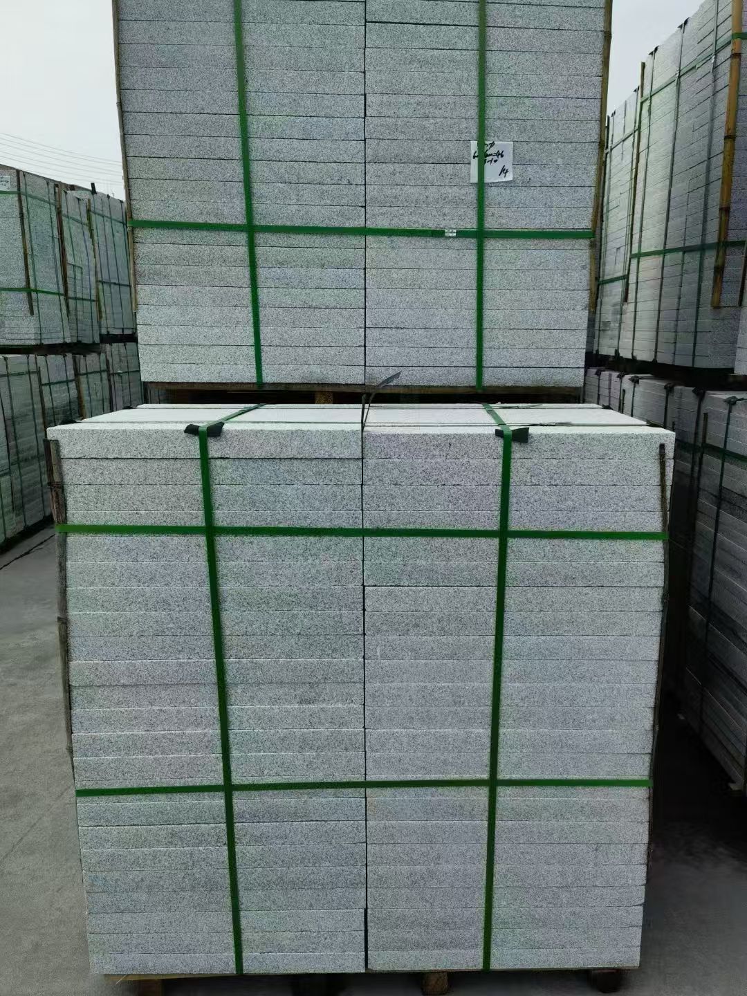 清远 火烧面地铺石，街道广场园林市政工程板，1.8~5.0厚均有现货