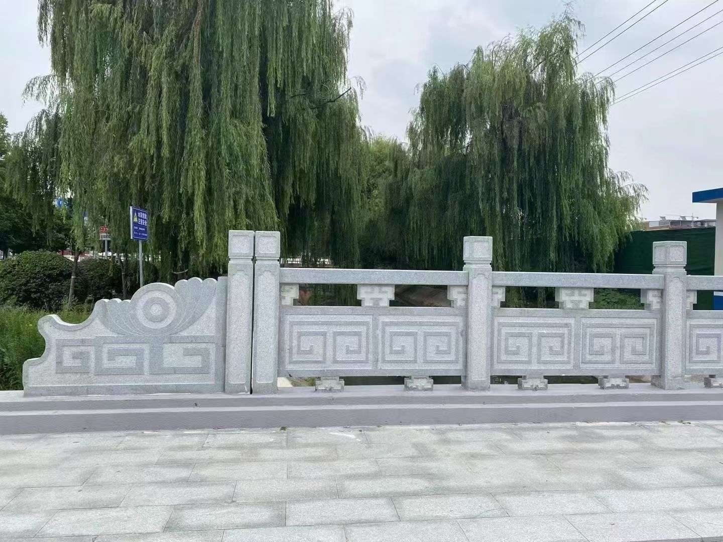 清远 芝麻灰桥栏杆、河道栏杆安装效果