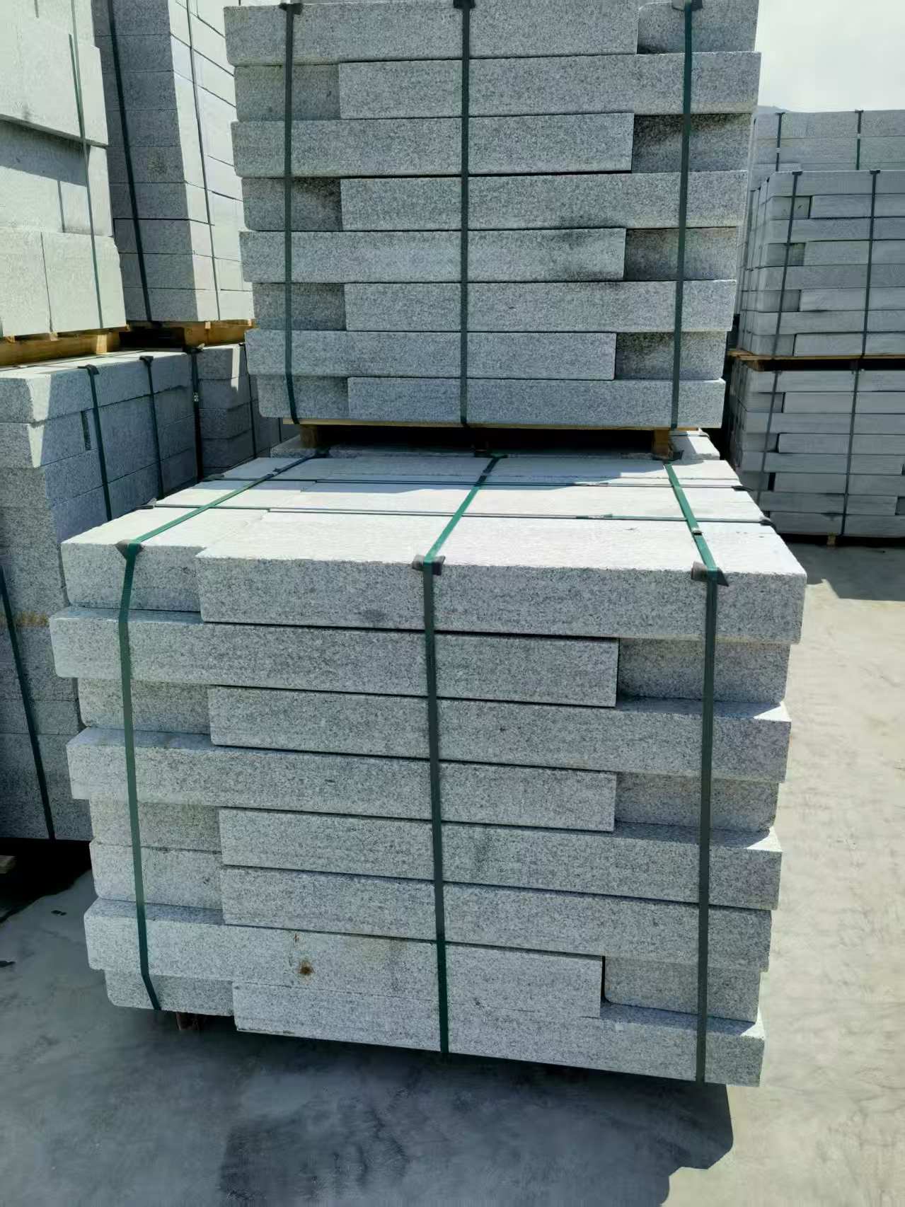 清远 芙蓉白花岗岩路沿石、平石尺寸标准，色泽均匀