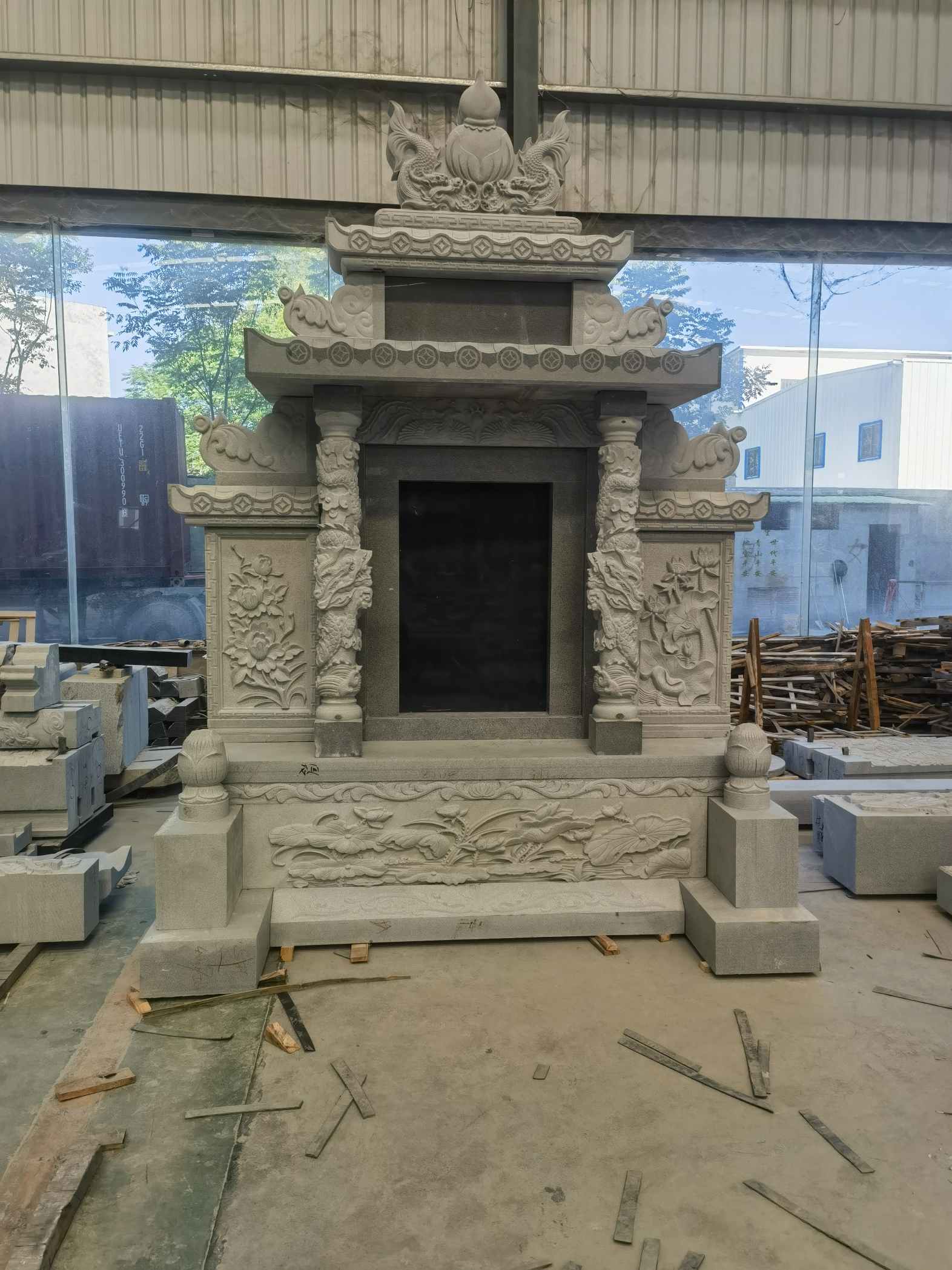 清远 芝麻灰高档墓碑、土墓，一套也支持定做