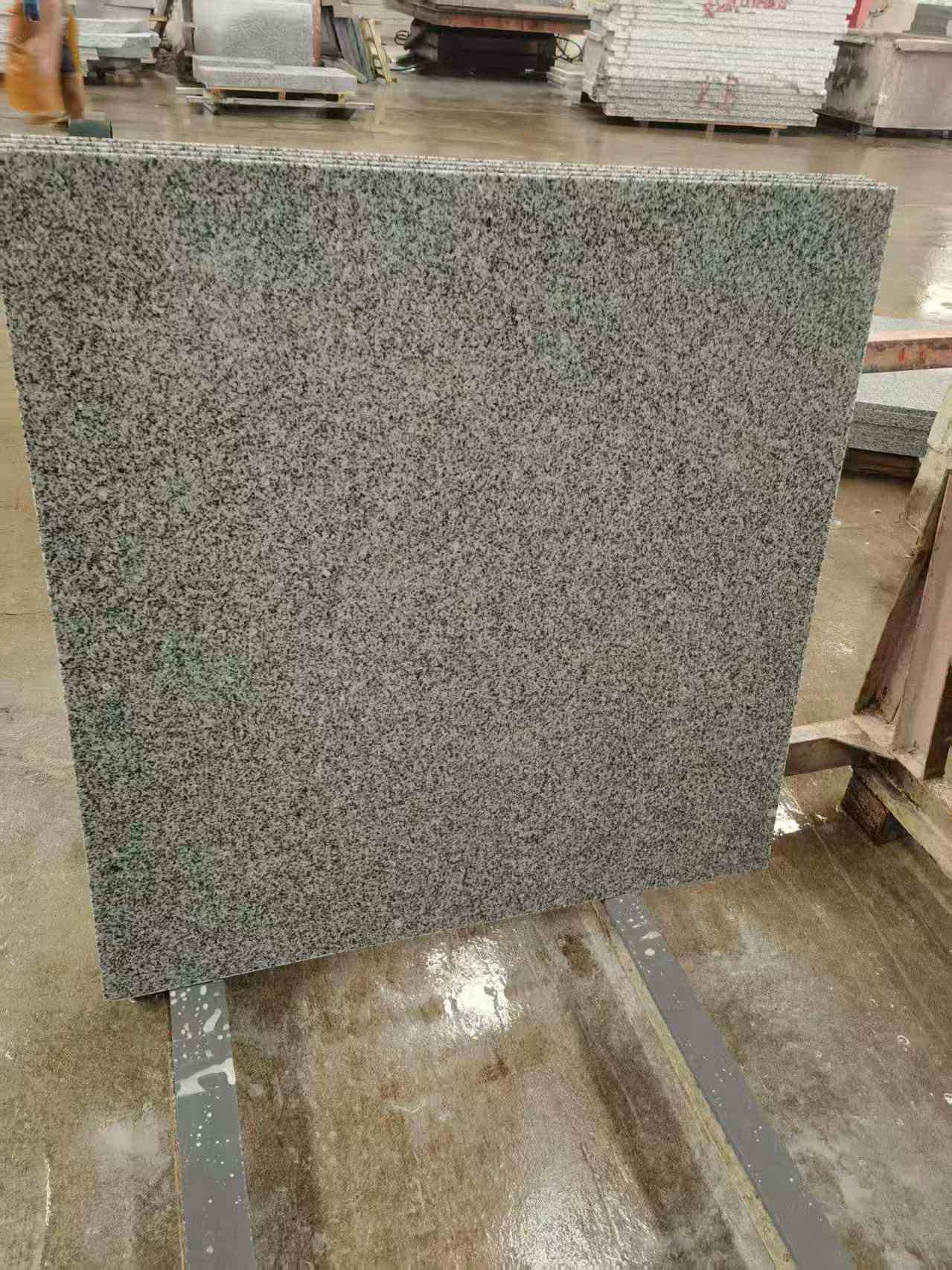 清远 芝麻白光面900*900，高地铁标准