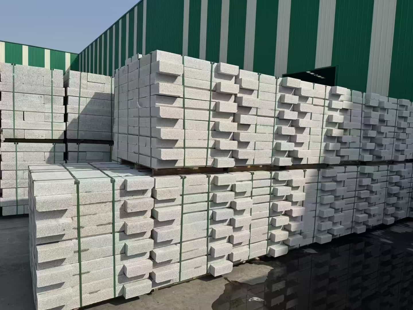 清远芝麻白路沿石