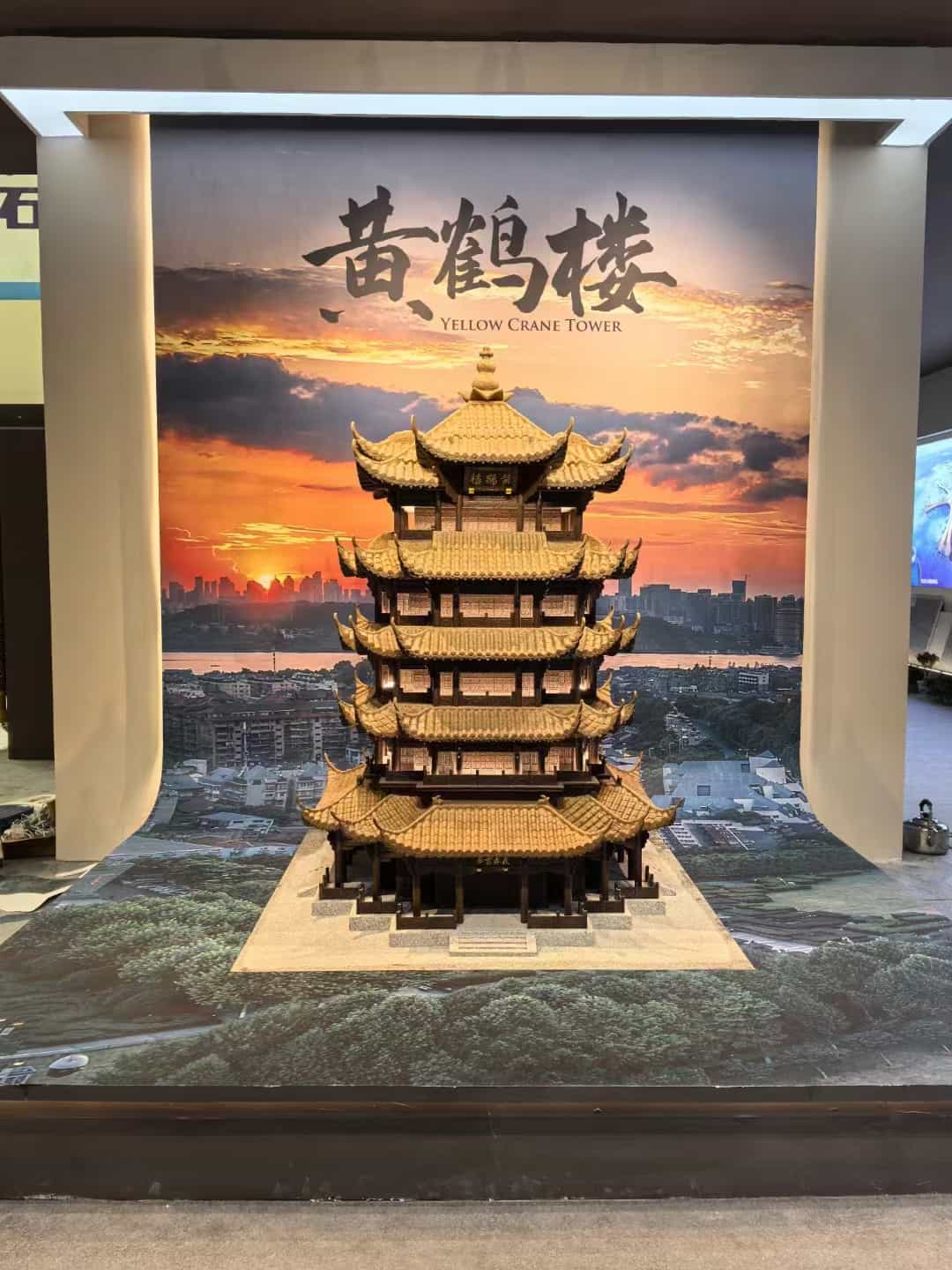 清远仿古石文创作品-黄鹤楼