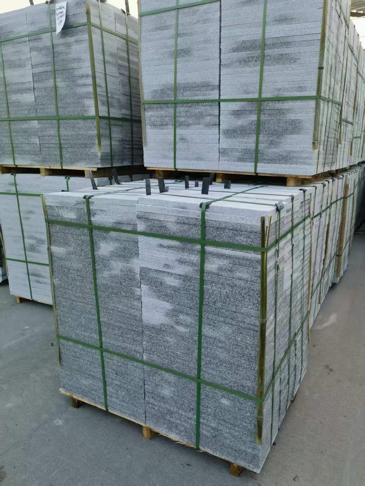 清远 芝麻白地铺石材