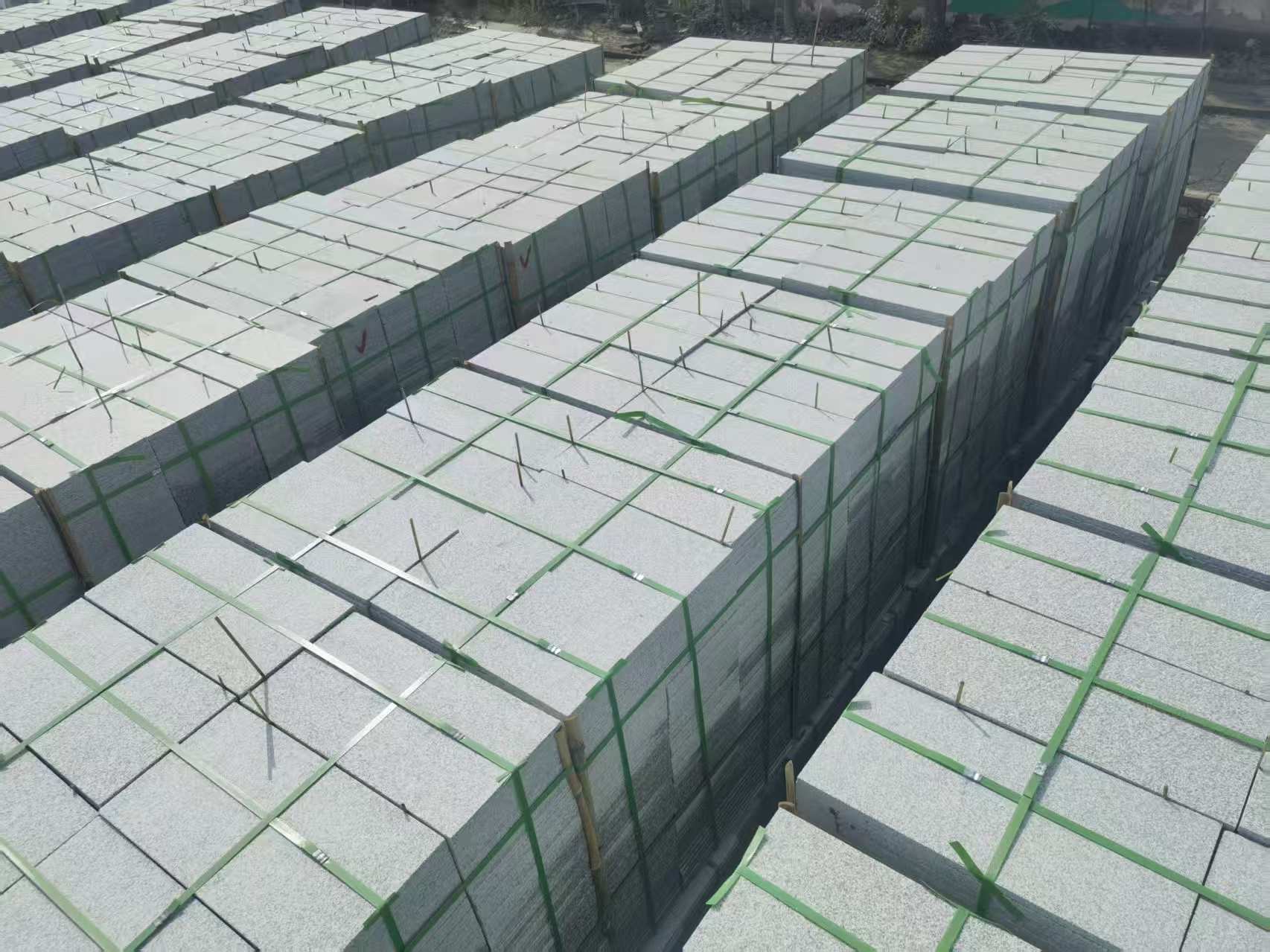 清远 芝麻白1.8公分火烧300*600地铺，清仓大甩卖