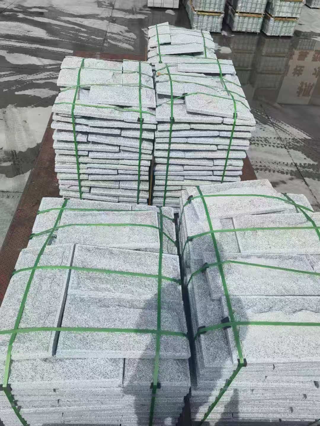 清远 芝麻白蘑菇石装车出货