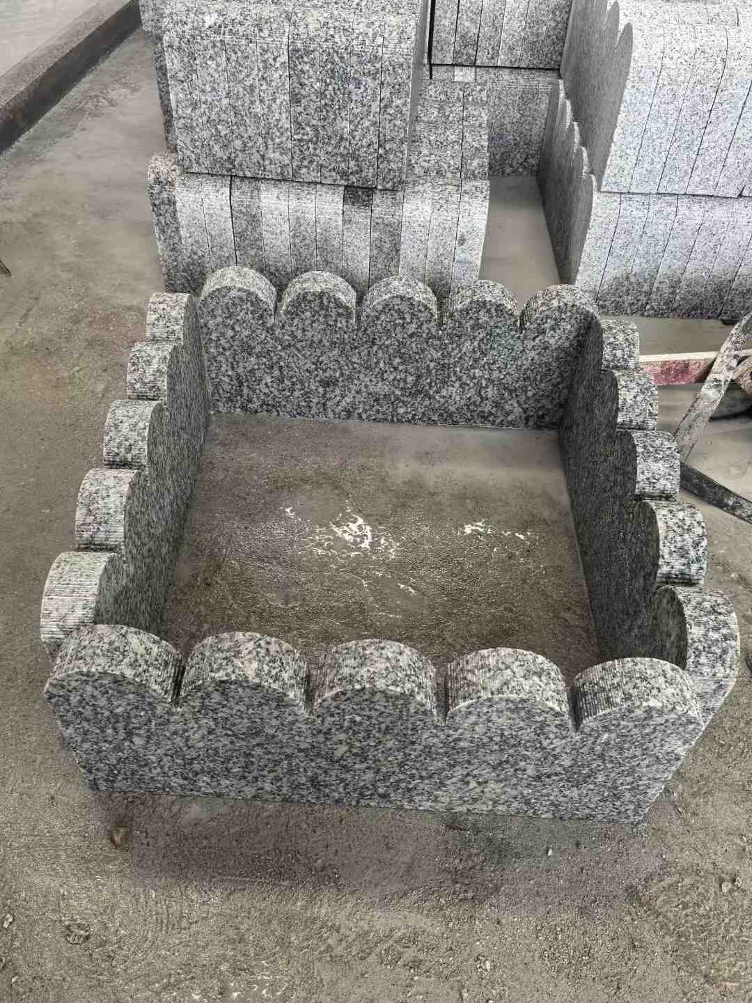 清远 花边石、花坛围栏石、花池界石、菜园栅栏石、镶边石、波浪状界石介绍