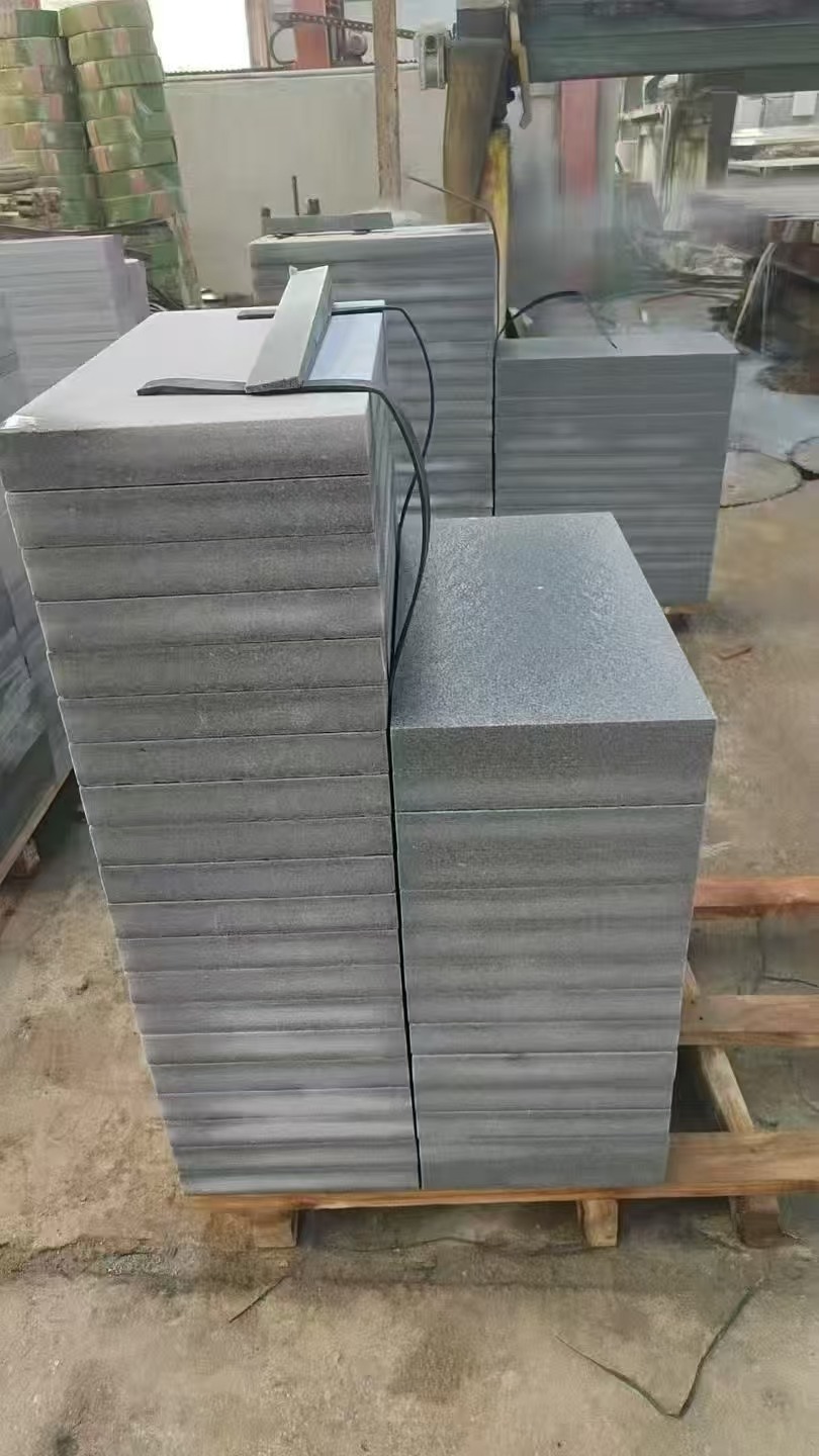 清远 芝麻灰火烧面300*600*50地铺石材